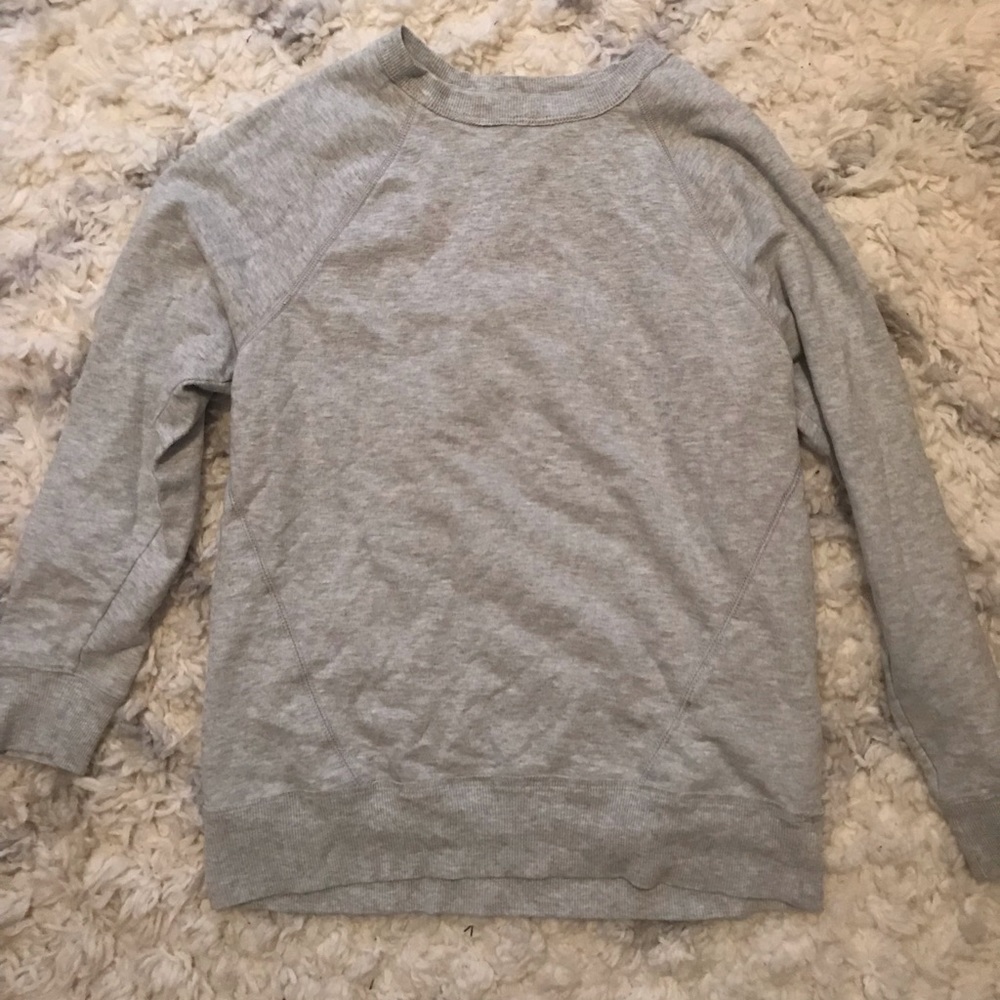 Gray crew neck sweatshirt